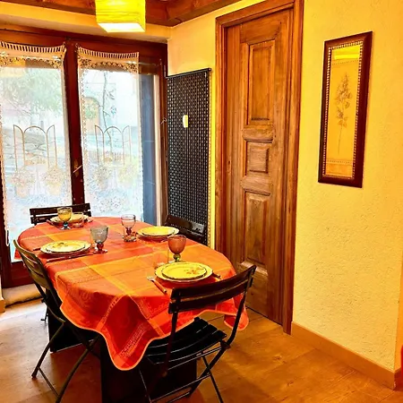 Caldo Rifugio Con Giardino In Pieno Centro Courmayeur